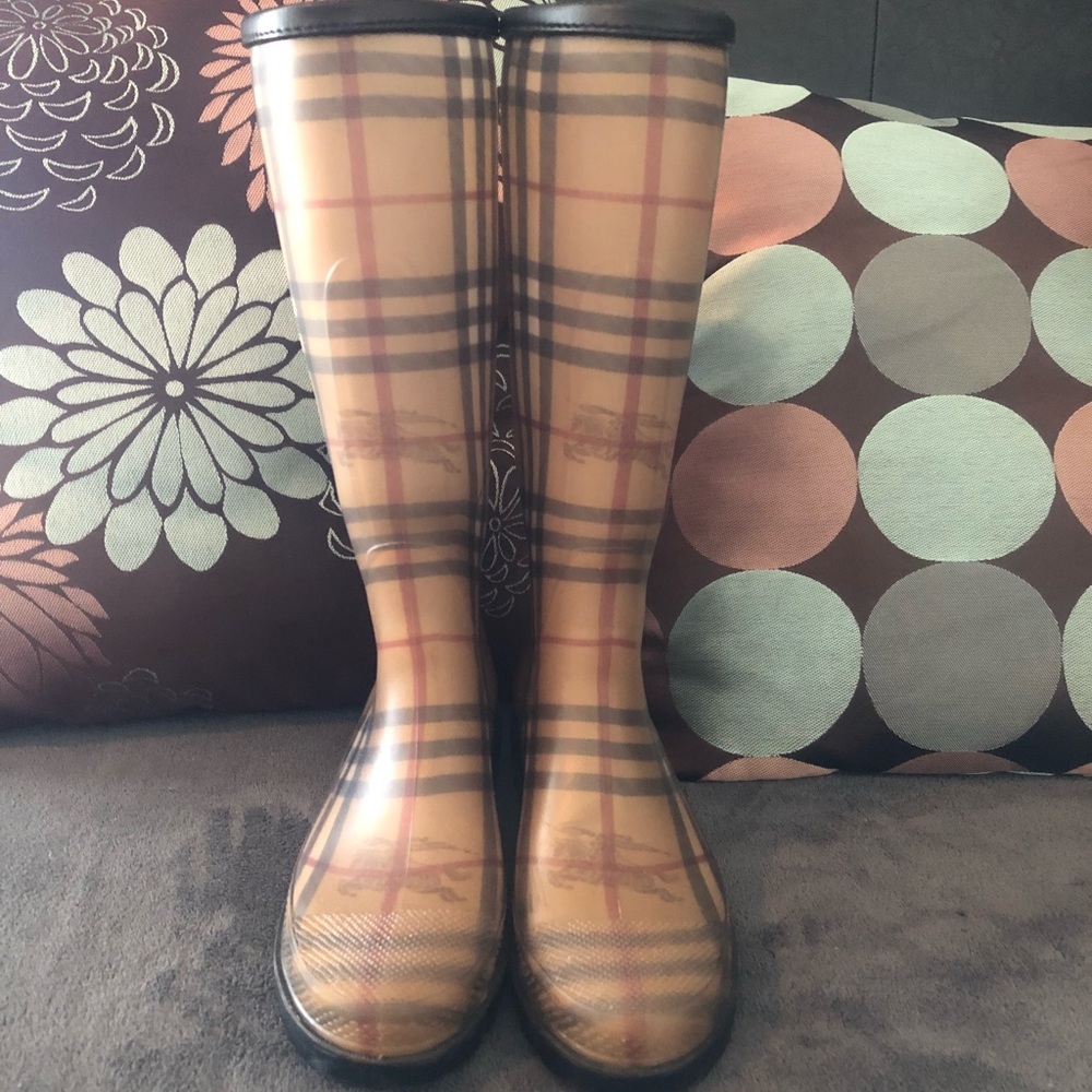 Burberry Rainboots 💯Authentic